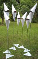 Kommunikation II, Papier, Aluminium und Schwarzeisen, 2010, H 188 cm
